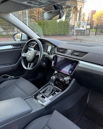 Skoda Superb cena 63960 przebieg: 170000, rok produkcji 2018 z Warszawa małe 92